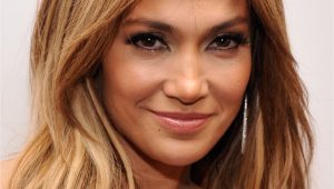 Jennifer Lopez Hairstyles Images Jennifer Lopez Wears Bright White for A Night with Jason Statham