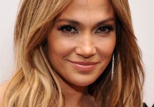 Jennifer Lopez Hairstyles Pictures Jennifer Lopez Wears Bright White for A Night with Jason Statham