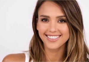 Jessica Alba Bob Haircut 2018 Jessica Alba Hairstyles In 2018 Hair Styles