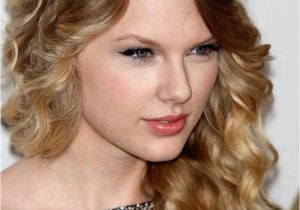 List Of Curly Hairstyles 30 Seriously Cute Hairstyles for Curly Hair Fave Hairstyles