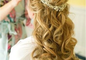 Long Curly Hairstyles for Weddings 36 Breath Taking Wedding Hairstyles for Women Pretty Designs