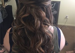Maid Of Honor Hairstyles Half Up Show Me Your Half Up Down Hairstyles with Headband and Veil