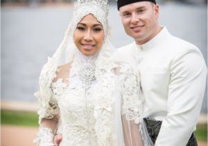 Malay Wedding Hairstyle Siti & Justin Celebrate In Style with Traditional Malay