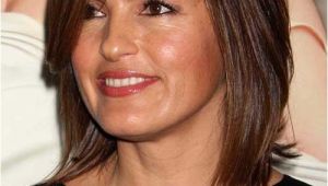 Mariska Hargitay Short Bob Haircut 20 Chic Short Medium Hairstyles for Women