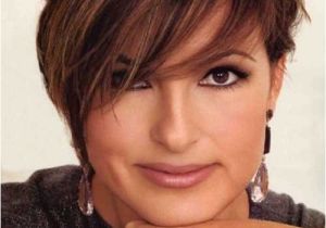 Mariska Hargitay Short Bob Haircut Celebrities with Short Blonde Hair