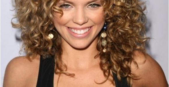 Medium Length Hairstyles for Women with Curly Hair 32 Easy Hairstyles for Curly Hair for Short Long