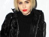 Miley Cyrus Haircut Bob Bknme Miley Cyrus Sports New Short Bob Hairstyle