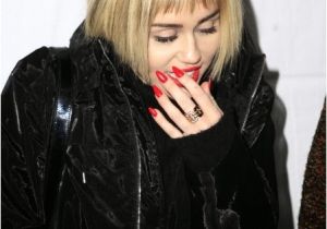 Miley Cyrus Haircut Bob Chatter Busy Miley Cyrus Debuts Short Bob Haircut Photos