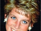 Photos Of Princess Diana S Hairstyles the Hairdo that Was Diana S Crowning Glory Hair Styles