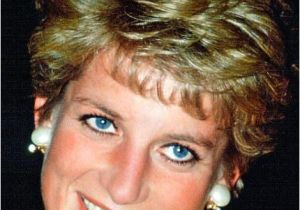 Photos Of Princess Diana S Hairstyles the Hairdo that Was Diana S Crowning Glory Hair Styles