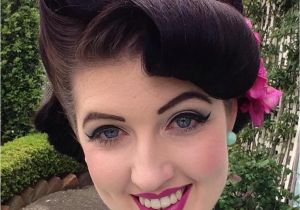Pin Up Girl Hairstyles with Bangs 40 Pin Up Hairstyles for the Vintage Loving Girl