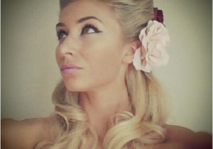 Pin Up Girl Wedding Hairstyles Vintage Pin Up Hairstyle Glamour Pinterest