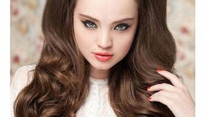 Pin Up Hairstyles for Long Curly Hair Easy to Do 50 S Hairstyles for Long Hair Hairstyles