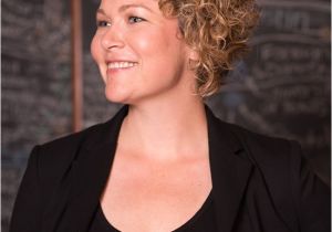 Professional Short Curly Hairstyles top 8 Curly Professional Hairstyles You Can Wear to Work