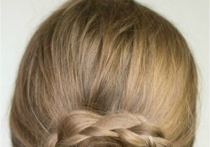 Quick and Easy No Heat Hairstyles Hair Tutorials Braided Messy Bun Hair Tutorial