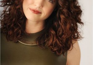 Short Curly Hairstyles for Fat Women 25 Medium Length Curly Hairstyles for Womens