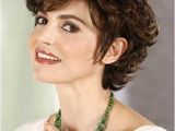 Short Curly Hairstyles for Women with Round Faces 15 Short Curly Hair for Round Faces