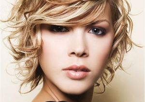 Short Curly Hairstyles for Women with Round Faces Short Curly Hair that Looks Great with A Round Face