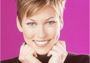 Short Hairstyles Dark Blonde Corto Corto Corto Cortes De Pelo Corto De Buen Gusto Para La Mujer