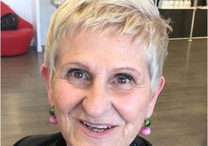 Short Hairstyles for Women Over 70 Years Old the Best Hairstyles and Haircuts for Women Over 70