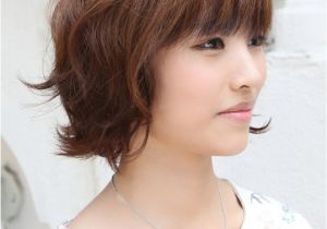 Short Layered Bob Haircut with Bangs asian Hairstyles soft & Casual Wavy Brown Bob Haircut