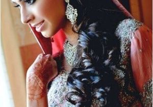 Simple Indian Wedding Hairstyles for Long Hair Indian Bridal Hairstyles for Long Hair with Flowers In Saree