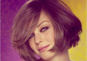 Tapered Bob Haircut Easy Medium Length Tapered Bob with Side Part and Face