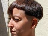 Ugly Bob Haircuts assymetric Bob Haircut I M sorry but Wtf This is One