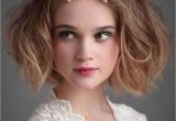 Wedding Hairstyles for Short Hair 2018 2018 Wedding Hairstyles and Make Up Guide for Short Hair