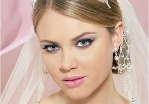 Wedding Hairstyles for Short Hair with Tiara 20 Short Wedding Hair Ideas