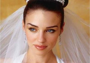 Wedding Hairstyles for Short Hair with Tiara Short Bridal Hairstyle with Tiara Womenitems
