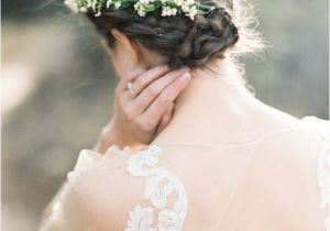 Wedding Hairstyles with Fresh Flowers 20 Stunning Summer Wedding Hairstyles for Modern Brides