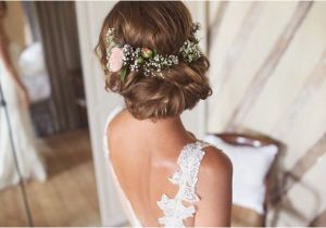 Wedding Hairstyles with Fresh Flowers Wedding Hairstyles 15 Fab Ways to Wear Flowers In Your