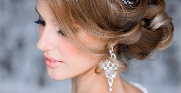 Wedding Hairstyles with Headpiece Wunderschöne Hochzeit Frisuren Mit Tiara Hochzeit