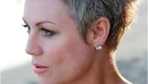 Women S Hairstyles In the 50s 20 Great Pixie Haircuts for Women Over 50 Hair Pinterest