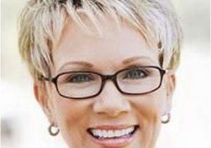 Women S Hairstyles Over 50 Glasses Pixie Haircuts for Women Over 50