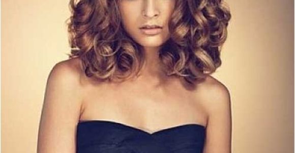 Www.hairstyles for Medium Length Hair 35 Medium Length Curly Hair Styles